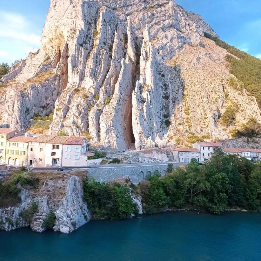 Etxe Laminak Bed and Breakfast Sisteron Buitenkant foto